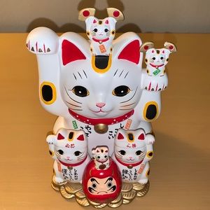 Yakushigama Maneki Neko Japanese Lucky Cat Bank